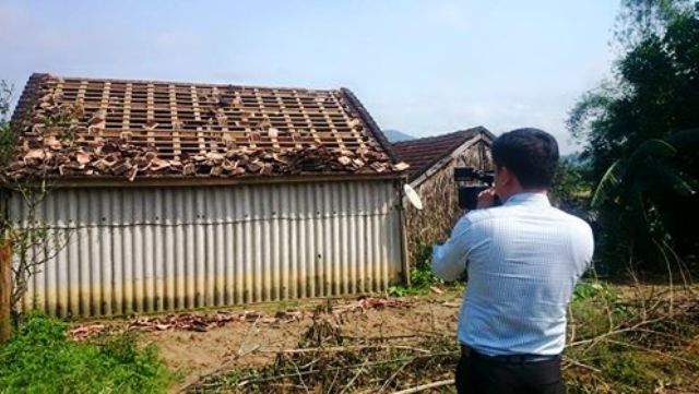 16 nhà bếp bị đổ sập, 12 nhà bị tốc mái nặng sau trận mưa đá ở Hà Tĩnh